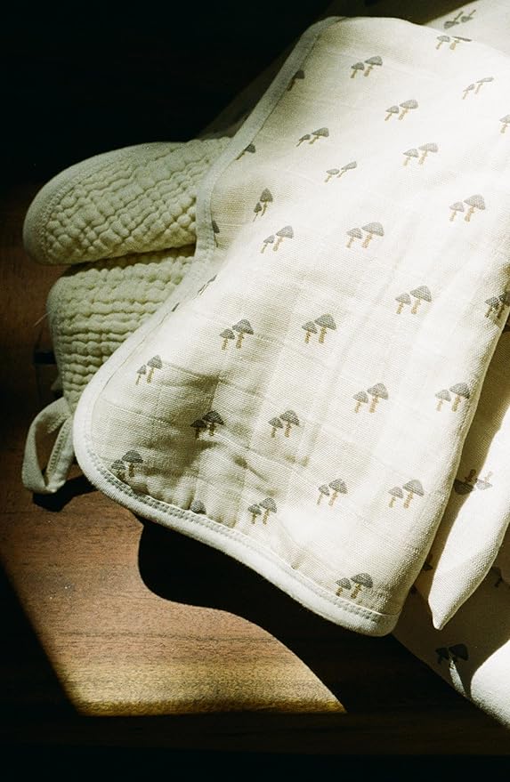 Oilo Burp Cloth 2-Pack Set, Large (12" X 22"), Organic Premium Cotton 4-Way Muslin, Luxuriously Soft, Super Absorbent, & Durable, Machine Washable, Mushroom & Squirrel