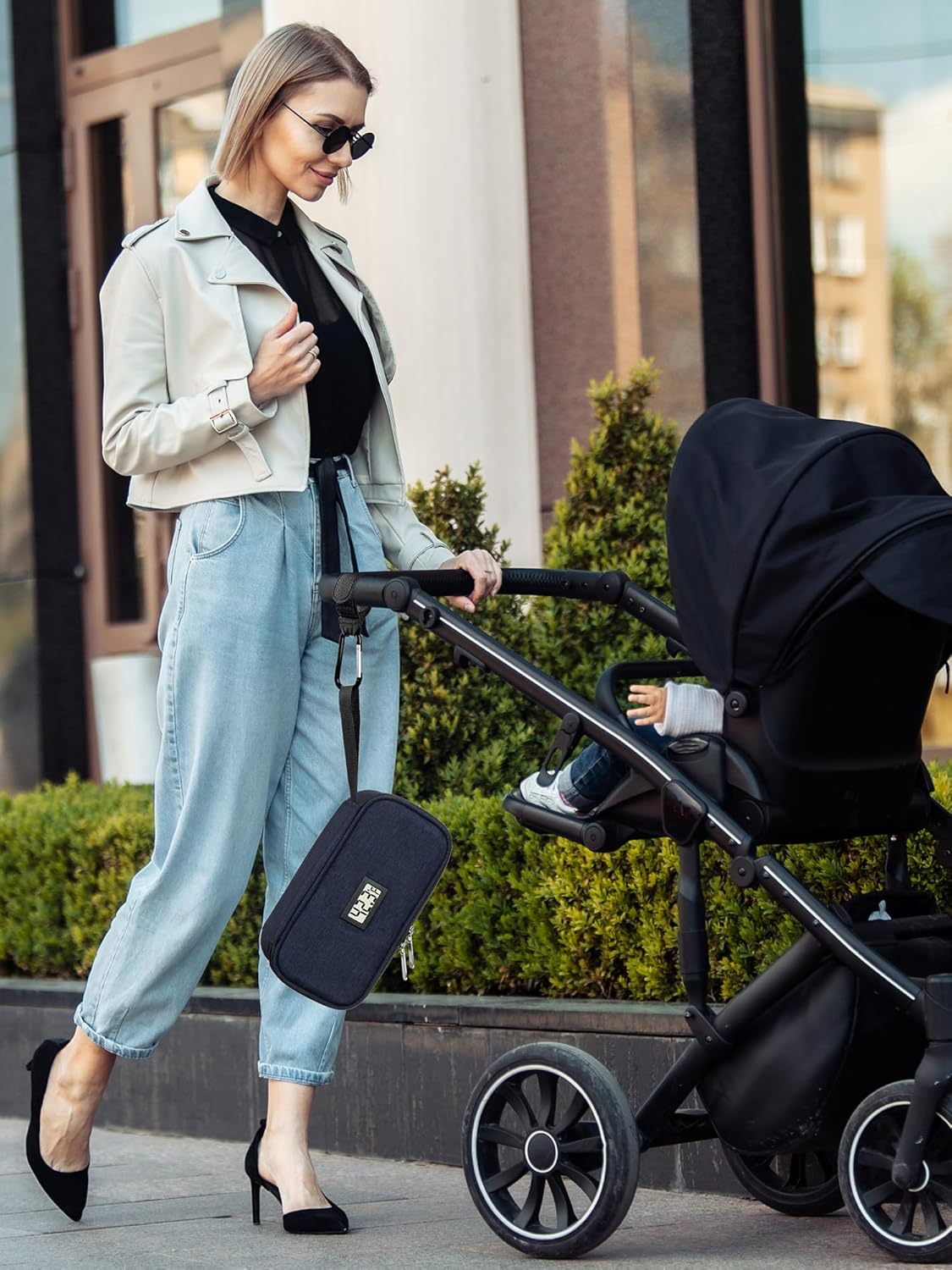 DawnBox Breast Milk Cooler Travel Bag with Real-Time Temp Display - Holds 20oz Breastmilk Storage Bag & Cooling, Portable Breast Milk Cooler Bags with 2 Ice Packs for Breastmilk Storage