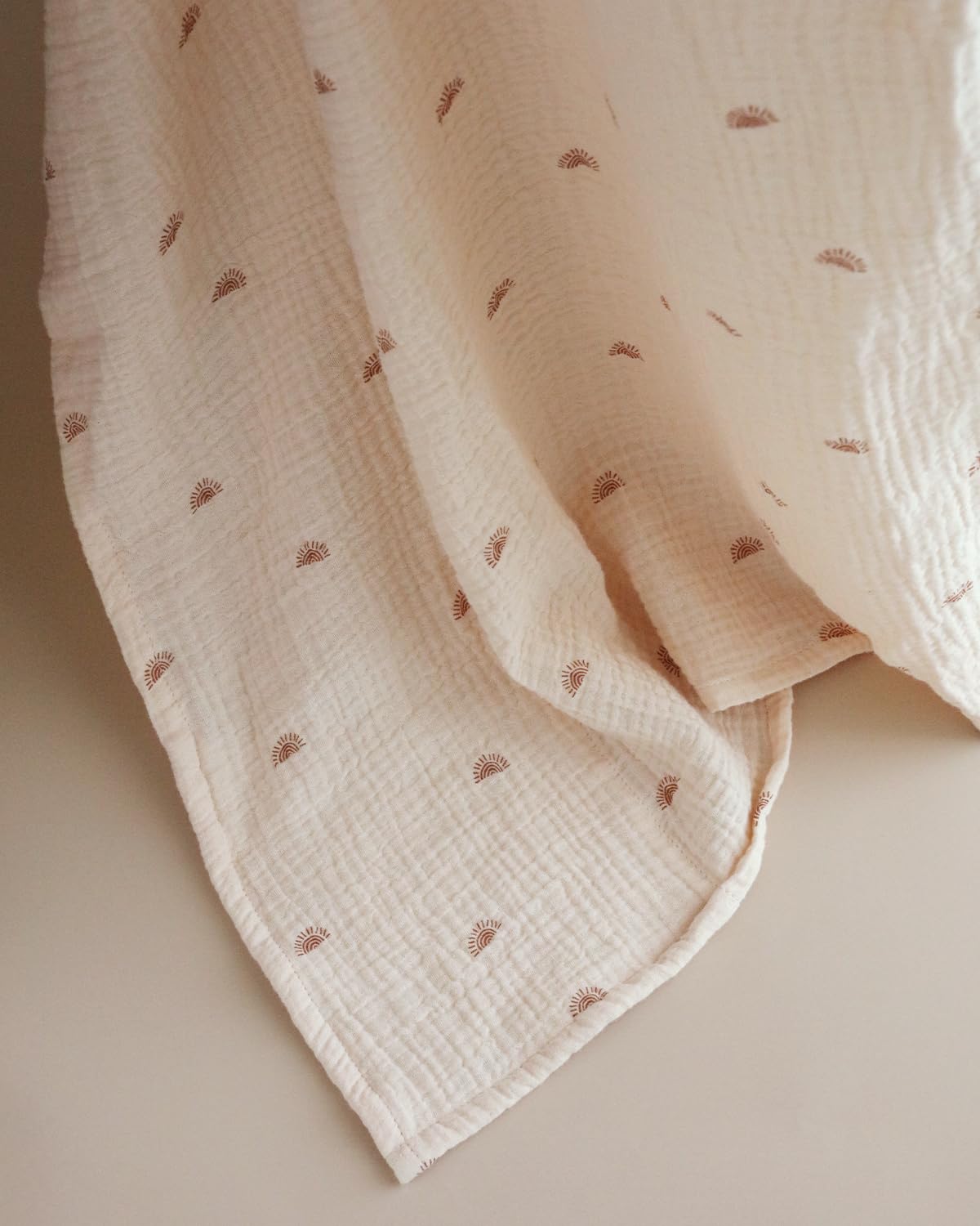 Blissful Diary Muslin Nursing Cover for Breastfeeding, Breathable Breastfeeding Cover up with Arch Neckline for Women, Nursing Apron (Rainbow)