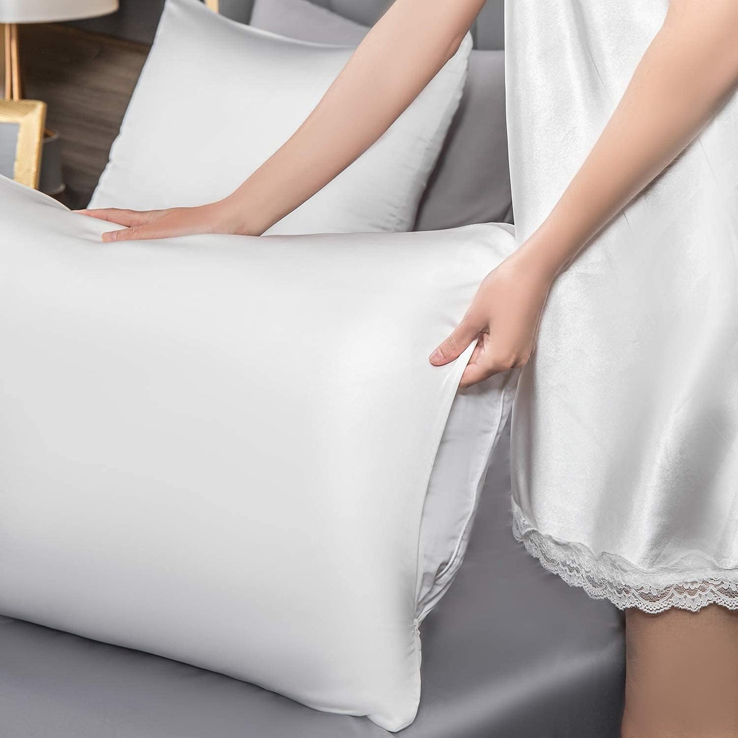 2 Pcs Mulberry Silk Pillowcase for Hair and Skin,Cooling Silk Pillow Case with Hidden Zipper,Allergen Proof Dual Sides Soft Breathable Smooth Silk Pillow Cover for Women(Standard-2PCS,White)