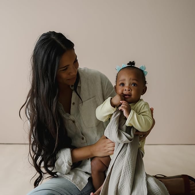 snuggle me® Nursing Cover - 100% Organic Cotton Muslin Nursing Cover Up for Breastfeeding with a BPA-Free Silicone Teether Ring, Ultra-Soft & Lightweight (33.5″ × 39.4″)