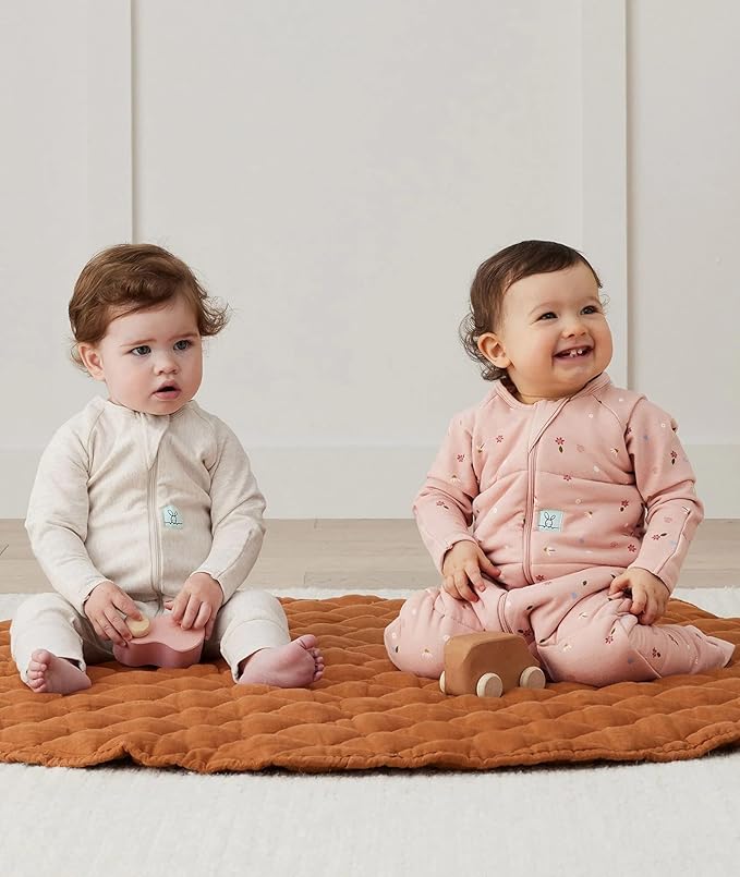 ergoPouch 3.5 TOG Sleeping For Baby Girl and Boy - Our Baby Sleeping Provide Ultimate Comfort - Easy Diaper Changes - Made with Breathable Materials (12-24 Months, Daisies)