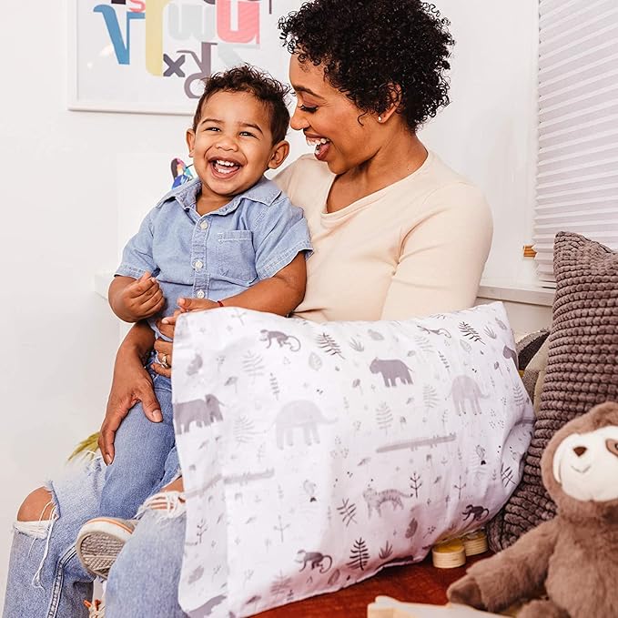 WeeSprout Toddler Polyester Organic Cotton Shell and 2 Pillowcases, Small Kids Pillow, Soft and Supportive Polyfiber Filling, Machine Washable, 18 x 13 x 3 (White + Floral Print, 3 Piece Set)