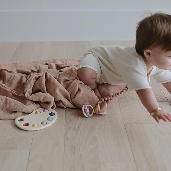 mushie Muslin Baby Swaddle Blanket | 100% Organic Cotton (Blush)