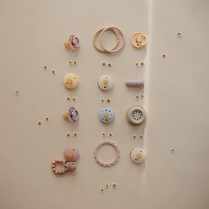 mushie 100% Silicone Baby Pacifier Clip BPA Free | Eva (Powder)