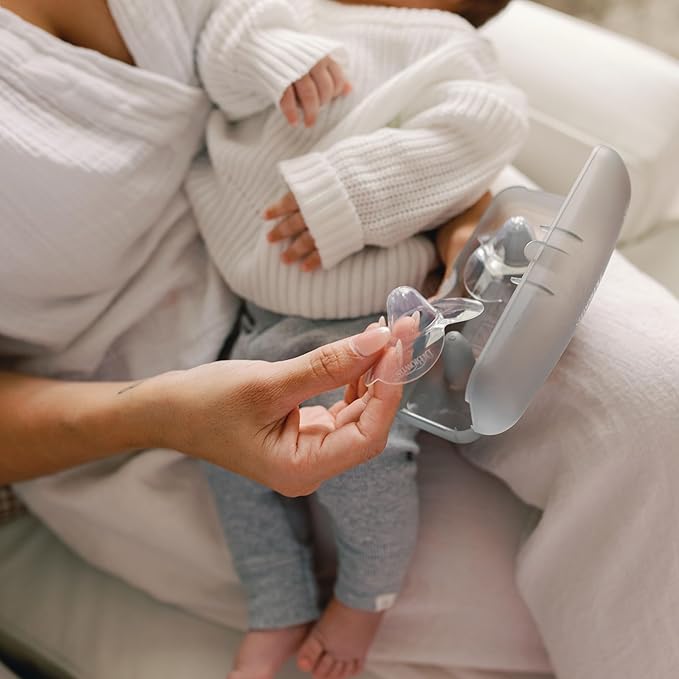 Dr. Brown's Butterfly Breastfeeding Nipple Shields for Protecting Sore, Flat or Inverted Nipples, Essential for Latching Difficulties with Microwave Sterilizer Carrying Case, 24mm