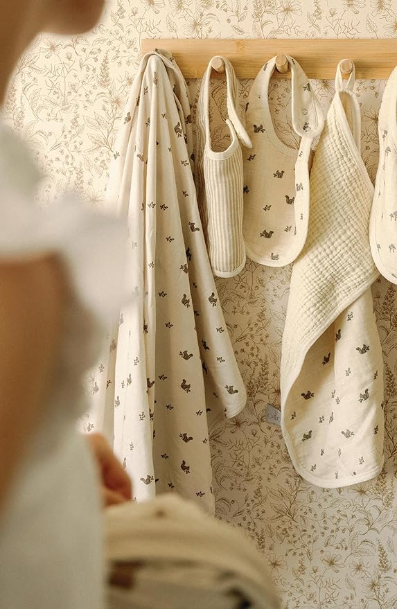 Oilo Burp Cloth 2-Pack Set, Large (12" X 22"), Organic Premium Cotton 4-Way Muslin, Luxuriously Soft, Super Absorbent, & Durable, Machine Washable, Mushroom & Squirrel