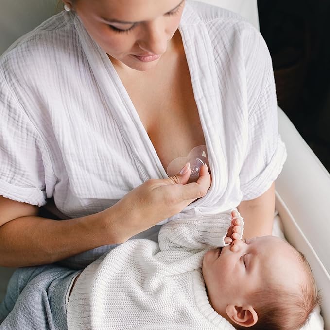 Dr. Brown's Butterfly Breastfeeding Nipple Shields for Protecting Sore, Flat or Inverted Nipples, Essential for Latching Difficulties with Microwave Sterilizer Carrying Case, 20mm