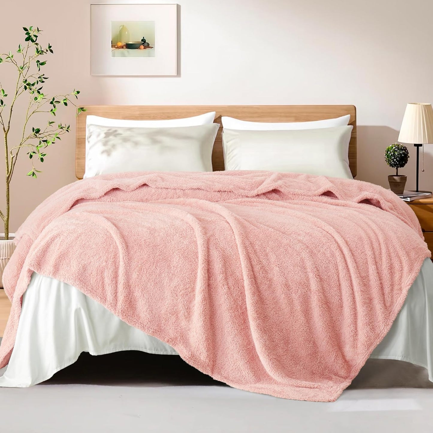 Exclusivo Mezcla Fleece Blanket for Couch, Soft and Cozy King Blankets for Women Men Girls Kids, Suitable for All Seasons, Light Pink, 90x104 Inches