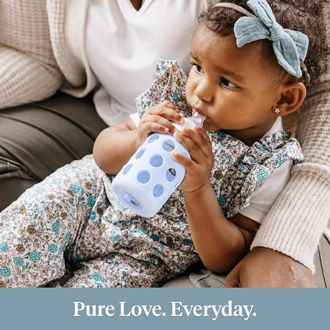 Lifefactory 4-Ounce BPA-Free Glass Baby Bottle with Stage 1 Nipple and Protective Silicone Sleeve, Stone Gray