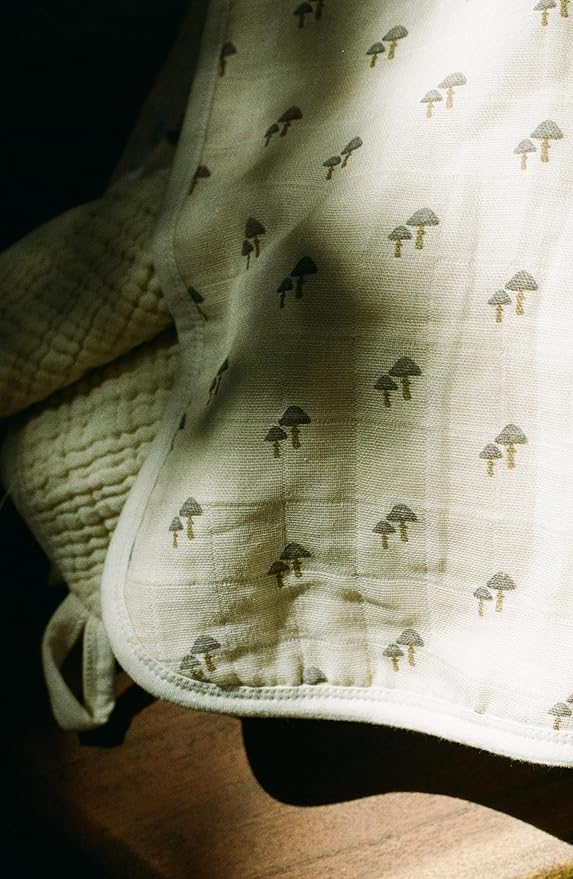 Oilo Burp Cloth 2-Pack Set, Large (12" X 22"), Organic Premium Cotton 4-Way Muslin, Luxuriously Soft, Super Absorbent, & Durable, Machine Washable, Mushroom & Squirrel