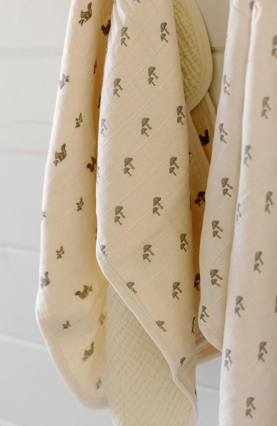 Oilo Burp Cloth 2-Pack Set, Large (12" X 22"), Organic Premium Cotton 4-Way Muslin, Luxuriously Soft, Super Absorbent, & Durable, Machine Washable, Mushroom & Squirrel