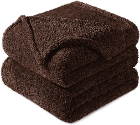 Exclusivo Mezcla King Size Flannel Fleece Blanket, Super Soft Velvet Plush Bed Blanket, Fuzzy Cozy and Warm for All Seasons, 90x104 Inches, Coffee