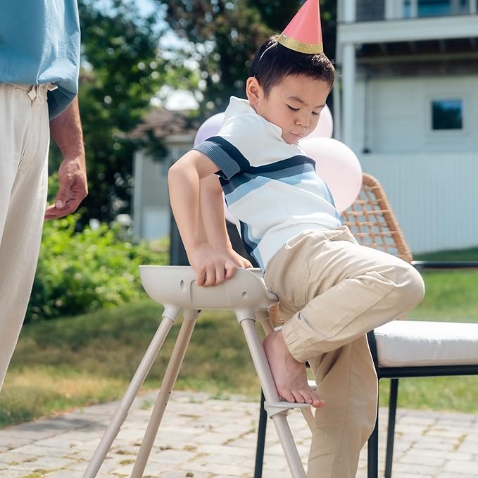 Maxi-Cosi Moa 8-in-1 High Chairs for Babies and Toddlers, Machine Washable Infant High Chair, Compact, Convertible High Chair Lightweight Design, Classic Green